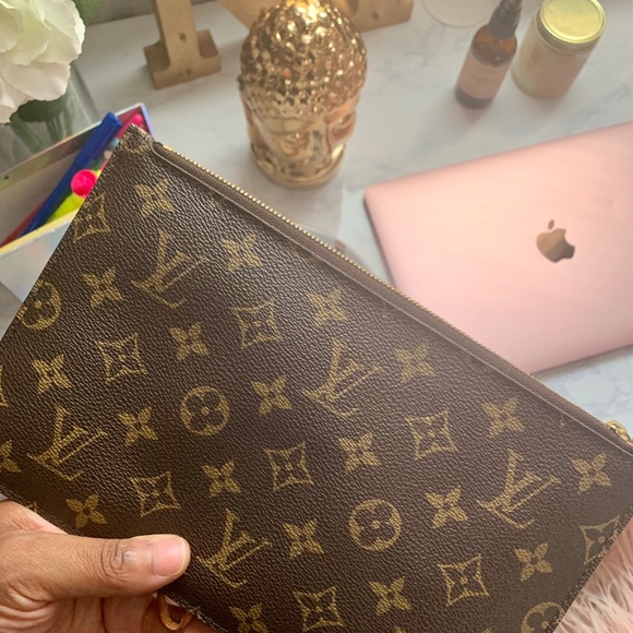 [SOLD] Neverfull GM Pouch - Picture 1 of 8
